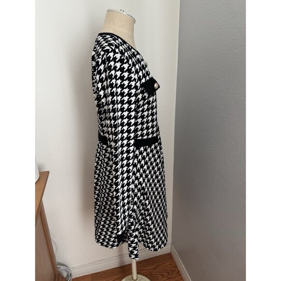 NWT SweatyRocks Geometric Black & White A-Line Pullover Dress Size Medium/Large - Picture 5 of 9